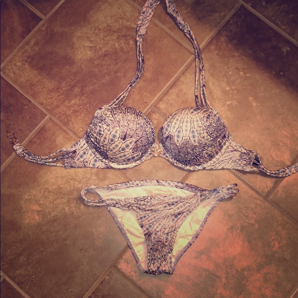 Victoria’s Secret Push Up bathing suit 32C/XS